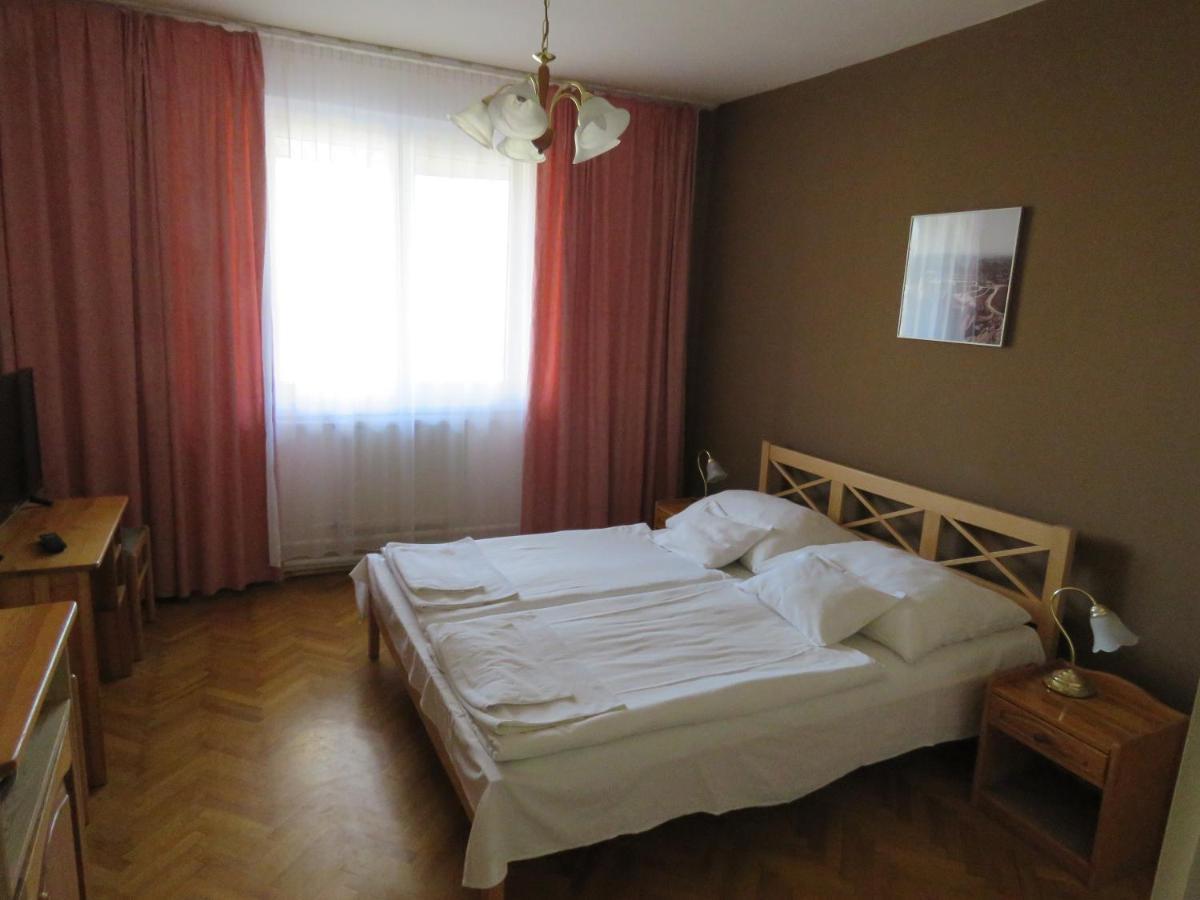 Thermal Apartmanhaz Komárom Zewnętrze zdjęcie