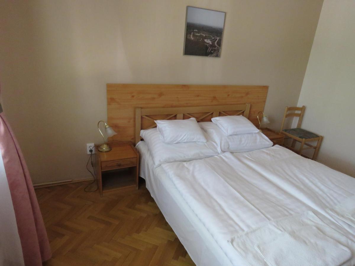 Thermal Apartmanhaz Komárom Zewnętrze zdjęcie