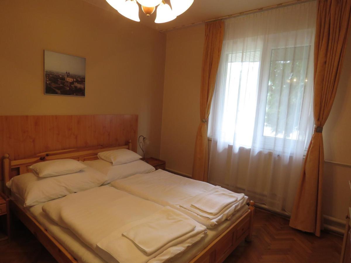 Thermal Apartmanhaz Komárom Zewnętrze zdjęcie