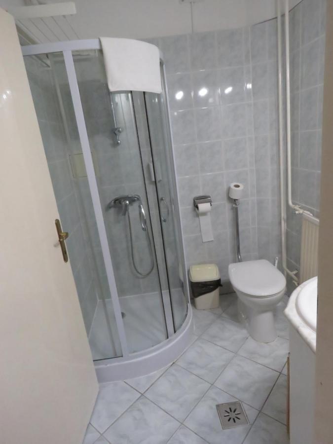 Thermal Apartmanhaz Komárom Zewnętrze zdjęcie