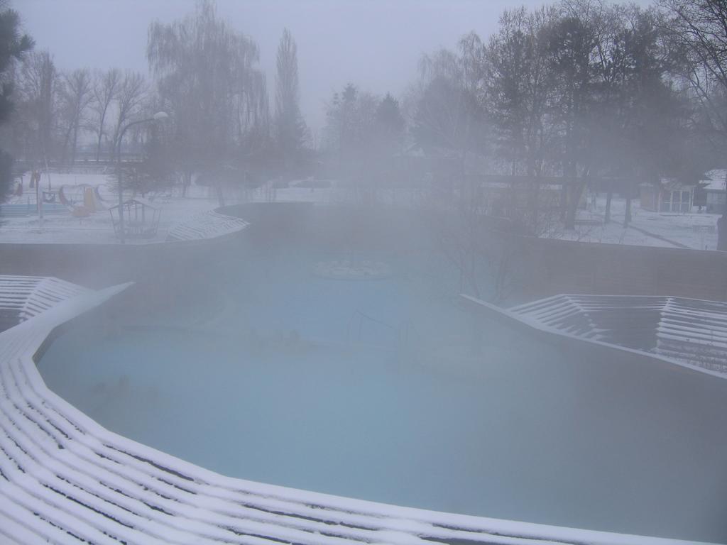 Thermal Apartmanhaz Komárom Zewnętrze zdjęcie
